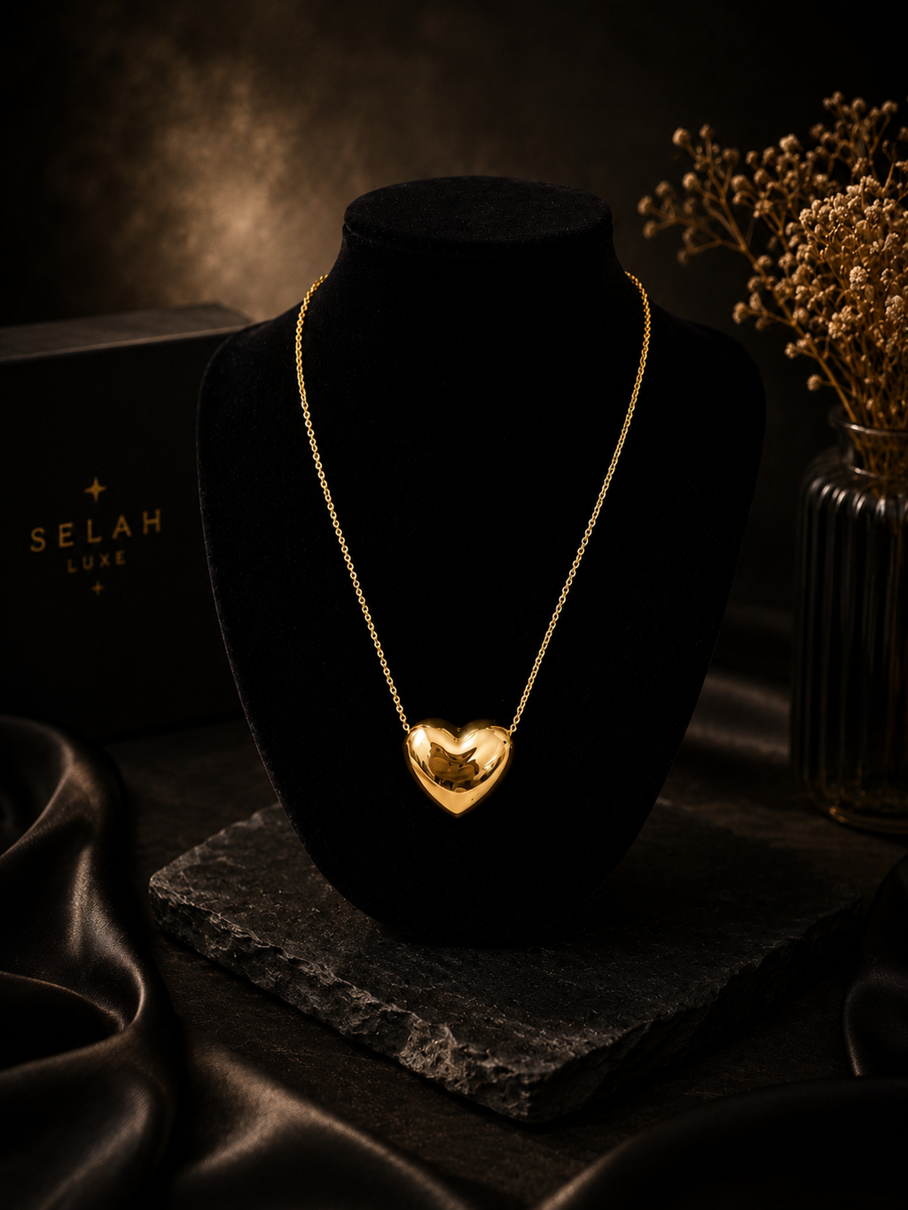 Selah Luxe / 18K Gold-Plated Puffy Heart Pendant Necklace