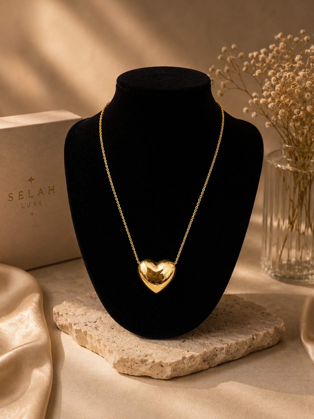 Selah Luxe / 18K Gold-Plated Puffy Heart Pendant Necklace