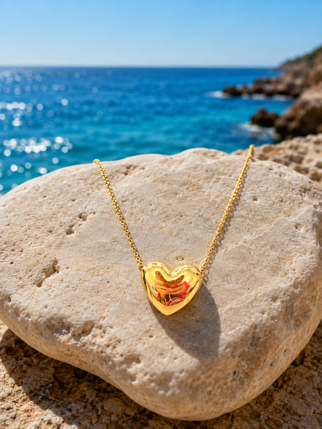 Selah Luxe / 18K Gold-Plated Puffy Heart Pendant Necklace